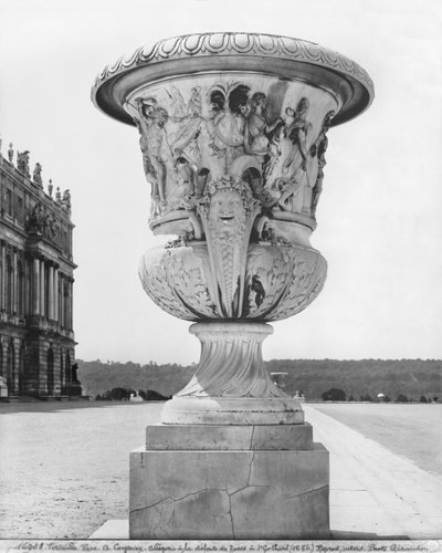 Monumentale vaas, allegorie van de nederlaag van de Turken door de troepen van de koning in 1664, 1684-85 door Antoine Coysevox